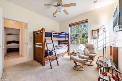 Townhouse in North Fort Myers, Florida 3 bedrooms, 199.09 sq.m. № 1757202 - photo 11