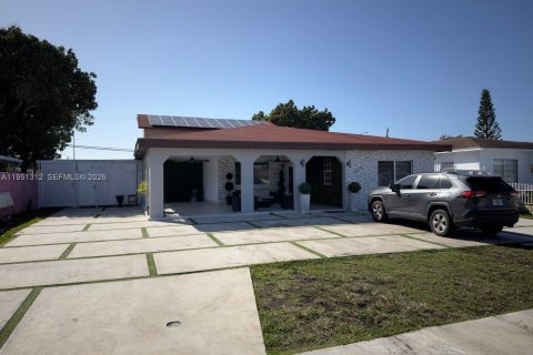 Villa ou maison à Hialeah, Floride 6 chambres, 314.29 m2 № 2008428