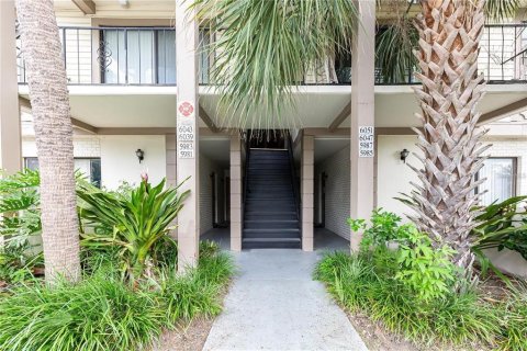 Condo in Orlando, Florida, 2 bedrooms  № 1562466 - photo 2