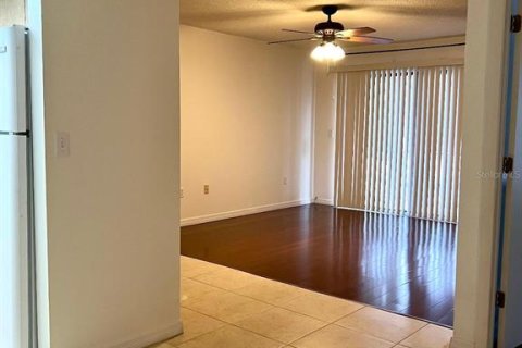Condo in Orlando, Florida, 2 bedrooms  № 1562466 - photo 11