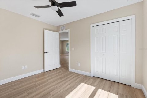 House in Bushnell, Florida 3 bedrooms, 134.8 sq.m. № 2236898 - photo 18