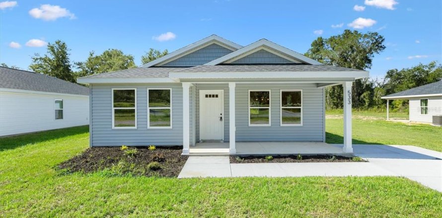 House in Bushnell, Florida 3 bedrooms, 134.8 sq.m. № 2236898