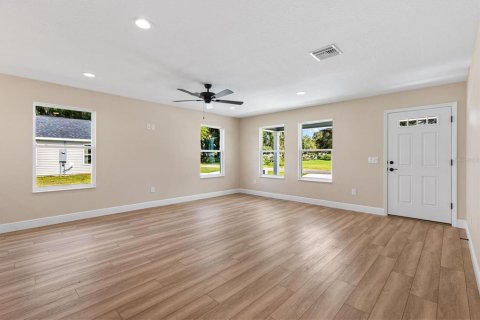 House in Bushnell, Florida 3 bedrooms, 134.8 sq.m. № 2236898 - photo 6