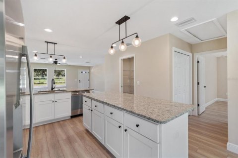 House in Bushnell, Florida 3 bedrooms, 134.8 sq.m. № 2236898 - photo 10
