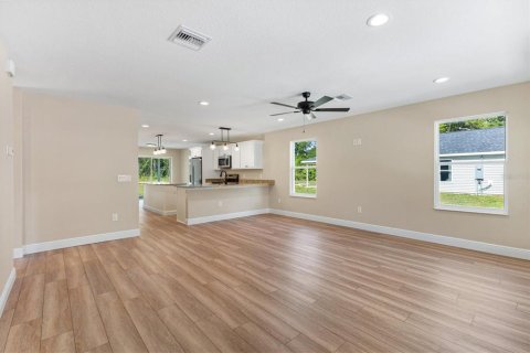 House in Bushnell, Florida 3 bedrooms, 134.8 sq.m. № 2236898 - photo 2