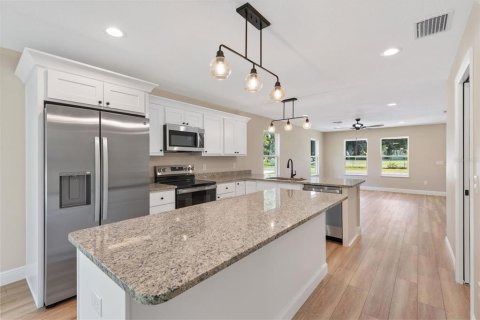 House in Bushnell, Florida 3 bedrooms, 134.8 sq.m. № 2236898 - photo 9