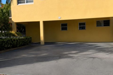 Condo in Miami Beach, Florida, 2 bedrooms  № 2370578