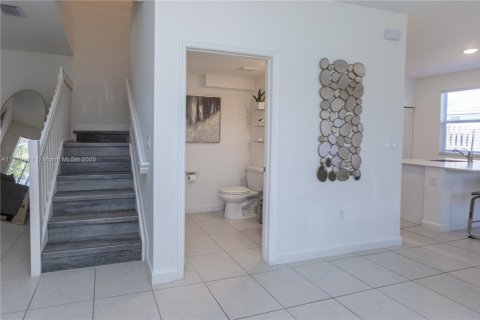 Adosado en venta en Miami, Florida, 3 dormitorios, 169.73 m2 № 1856944 - foto 9