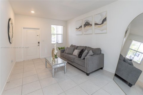 Adosado en venta en Miami, Florida, 3 dormitorios, 169.73 m2 № 1856944 - foto 8