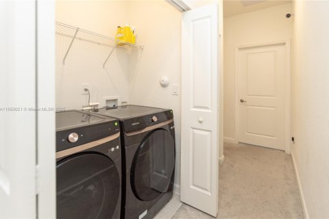 Adosado en venta en Miami, Florida, 3 dormitorios, 169.73 m2 № 1856944 - foto 24