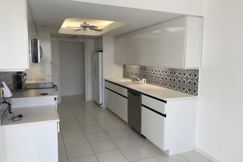 Condominio en alquiler en Highland Beach, Florida, 2 dormitorios, 155.33 m2 № 2271099 - foto 9