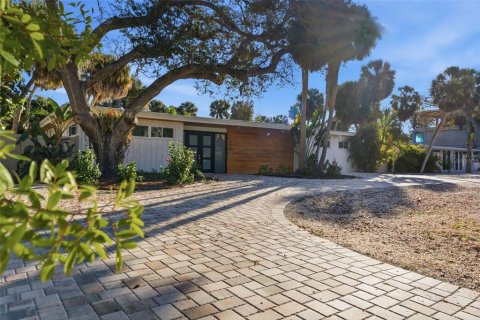 Villa ou maison à louer à Sarasota, Floride: 4 chambres, 227.61 m2 № 2379272 - photo 3