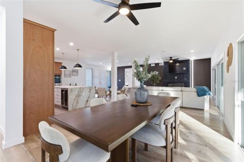 Villa ou maison à louer à Sarasota, Floride: 4 chambres, 227.61 m2 № 2379272 - photo 16