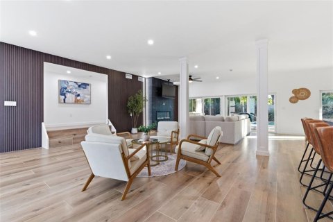 Villa ou maison à louer à Sarasota, Floride: 4 chambres, 227.61 m2 № 2379272 - photo 6