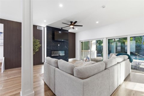Villa ou maison à louer à Sarasota, Floride: 4 chambres, 227.61 m2 № 2379272 - photo 7