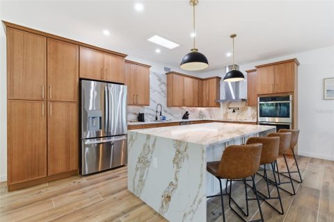 Villa ou maison à louer à Sarasota, Floride: 4 chambres, 227.61 m2 № 2379272 - photo 11