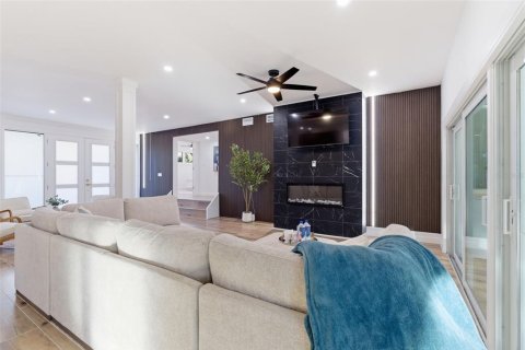 Villa ou maison à louer à Sarasota, Floride: 4 chambres, 227.61 m2 № 2379272 - photo 8