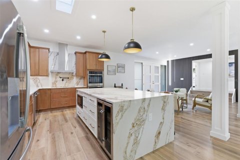 Villa ou maison à louer à Sarasota, Floride: 4 chambres, 227.61 m2 № 2379272 - photo 13