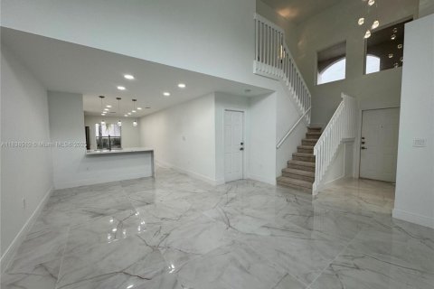 Villa ou maison à vendre à Hollywood, Floride: 4 chambres, 187.85 m2 № 1825864 - photo 25