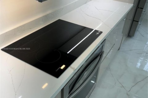 Villa ou maison à vendre à Hollywood, Floride: 4 chambres, 187.85 m2 № 1825864 - photo 27