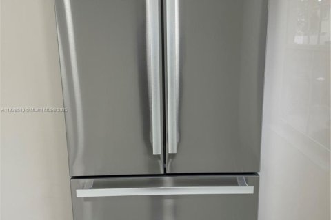 Villa ou maison à vendre à Hollywood, Floride: 4 chambres, 187.85 m2 № 1825864 - photo 29