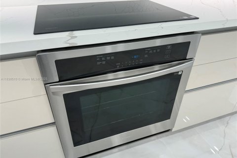 Villa ou maison à vendre à Hollywood, Floride: 4 chambres, 187.85 m2 № 1825864 - photo 28