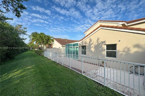 Villa ou maison à vendre à Hollywood, Floride: 4 chambres, 187.85 m2 № 1825864 - photo 9