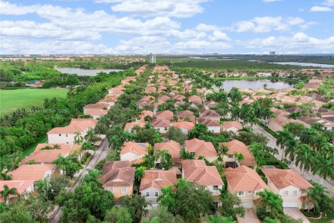 Villa ou maison à vendre à Hollywood, Floride: 4 chambres, 187.85 m2 № 1825864 - photo 11