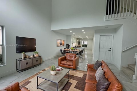 Villa ou maison à vendre à Hollywood, Floride: 4 chambres, 187.85 m2 № 1825864 - photo 1