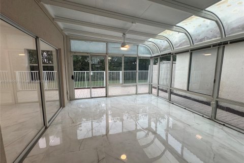 Villa ou maison à vendre à Hollywood, Floride: 4 chambres, 187.85 m2 № 1825864 - photo 23