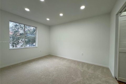 Villa ou maison à vendre à Hollywood, Floride: 4 chambres, 187.85 m2 № 1825864 - photo 16