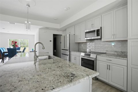 Casa en venta en Weeki Wachee, Florida, 3 dormitorios, 171.4 m2 № 2258252 - foto 13