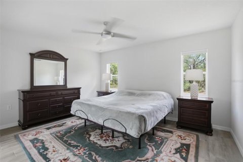 Casa en venta en Weeki Wachee, Florida, 3 dormitorios, 171.4 m2 № 2258252 - foto 18