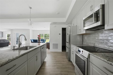 Casa en venta en Weeki Wachee, Florida, 3 dormitorios, 171.4 m2 № 2258252 - foto 15