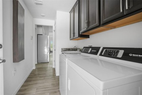 Casa en venta en Weeki Wachee, Florida, 3 dormitorios, 171.4 m2 № 2258252 - foto 28