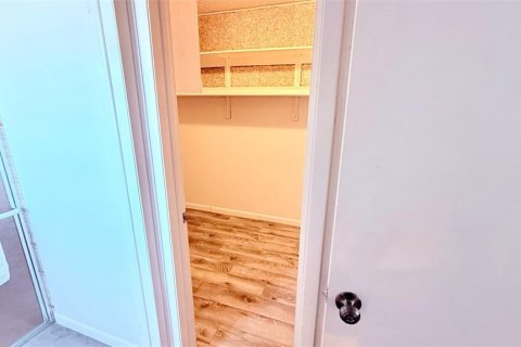 Villa ou maison à louer à Rotonda, Floride: 4 chambres, 170.85 m2 № 1359717 - photo 11