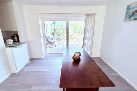Villa ou maison à louer à Rotonda, Floride: 4 chambres, 170.85 m2 № 1359717 - photo 6