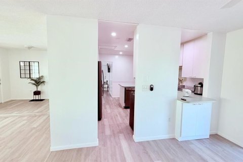 Villa ou maison à louer à Rotonda, Floride: 4 chambres, 170.85 m2 № 1359717 - photo 23