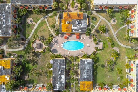 Copropriété à vendre à Hialeah, Floride: 3 chambres, 135.45 m2 № 2038509 - photo 18