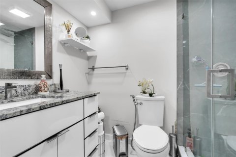 Copropriété à vendre à Hialeah, Floride: 3 chambres, 135.45 m2 № 2038509 - photo 8