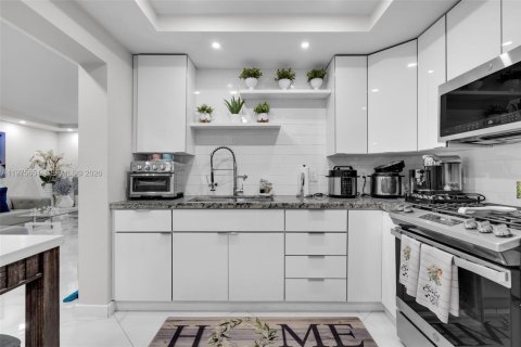 Copropriété à vendre à Hialeah, Floride: 3 chambres, 135.45 m2 № 2038509 - photo 7