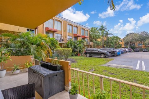 Copropriété à vendre à Hialeah, Floride: 3 chambres, 135.45 m2 № 2038509 - photo 15