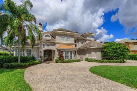 House in Orlando, Florida 5 bedrooms, 605.63 sq.m. № 1868960 - photo 1
