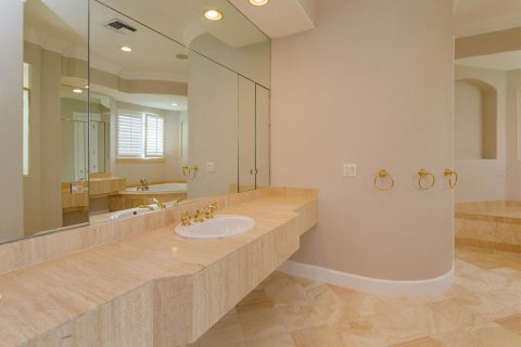 House in Orlando, Florida 5 bedrooms, 605.63 sq.m. № 1868960 - photo 18