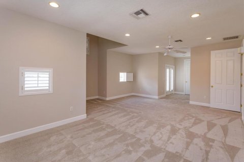 House in Orlando, Florida 5 bedrooms, 605.63 sq.m. № 1868960 - photo 23