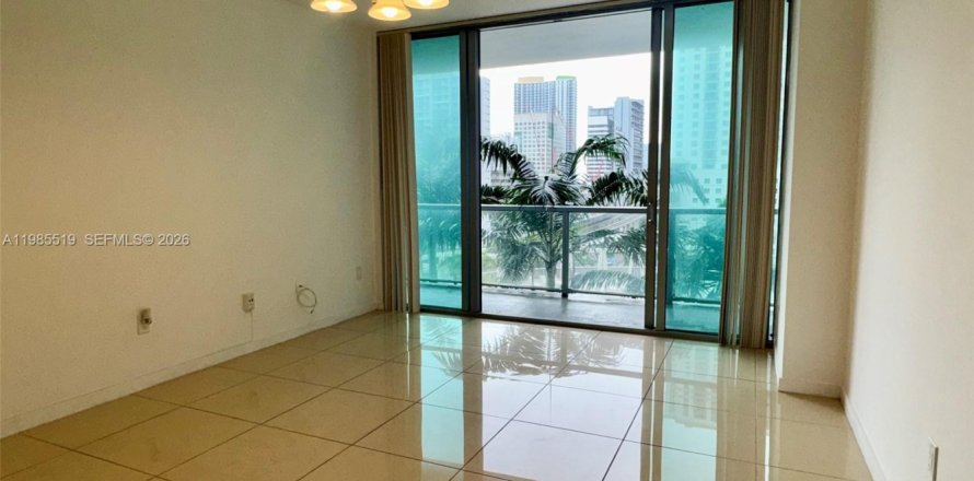 Кондоминиум с 2 спальнями в Майами, Флорида № 2051387