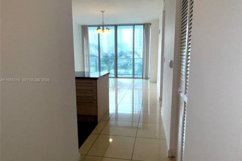 Купить кондоминиум в Майами, Флорида 2 спальни, 102.19м2, № 2051387 - фото 4