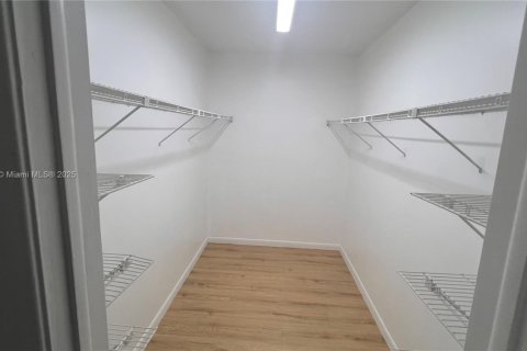 Condo in Oakland Park, Florida, 2 bedrooms № 1972474 - photo 25