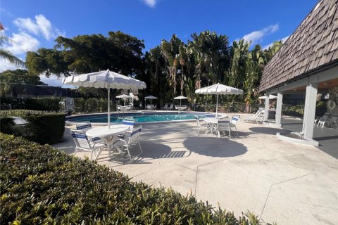 Condo in Oakland Park, Florida, 2 bedrooms № 1972474 - photo 29