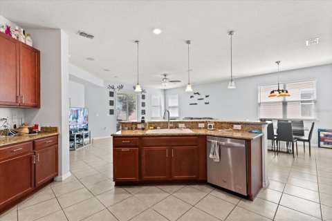 House in Sanford, Florida 4 bedrooms, 242.2 sq.m. № 1749694 - photo 7